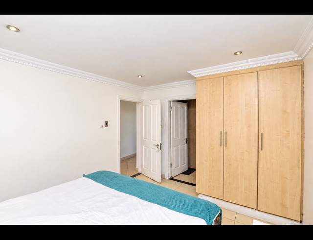1 BEDROOM APARTMENT FOR SALE IN POINT WATERFRONT